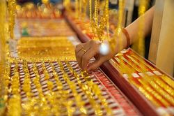 Vàng trong nước đồng loạt tăng giá tới 200.000 đồng/lượng