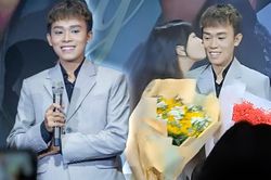 Bất ngờ bị fan nữ hôn ngay trên sân khấu, Hồ Văn Cường phản ứng thế nào?