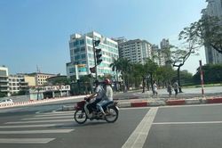 Thời tiết hôm nay 1/9: Phía Nam mưa to ngập úng, Bắc Bộ nắng nóng cục bộ