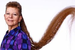 Người phụ nữ có mái tóc mullet dài nhất thế giới