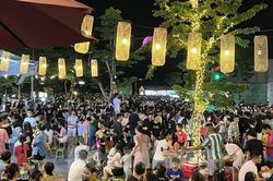 Người dân đi chơi lễ 2/9, phố đi bộ thành Vinh đông nghịt