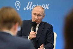 Putin nói người dân Nga luôn luôn 'bất khả chiến bại'