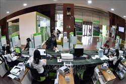 Gửi tiết kiệm ngân hàng kỳ hạn 12 tháng cao nhất chỉ còn 6,8%/năm