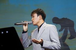 Thử sức với dòng nhạc mới, dân mạng nói gì về giọng hát của Hồ Văn Cường?