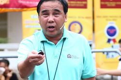 MC Quyền Linh: Từng nát hết tay vì đi mò cua đem bán, có lần cho tay vào nhầm hang rắn