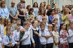 Năm học mới sắp bắt đầu, học sinh Ukraine chuẩn bị phải học dưới lòng đất