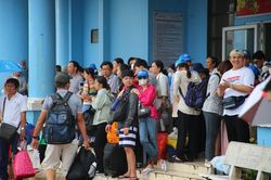 Tàu đi Phú Quốc, Nam Du tạm ngừng hoạt động, hàng trăm khách 'chôn chân' tại bến