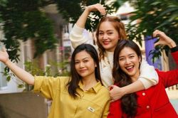'Soi' đường tình duyên của 3 cô con dâu trong 'Gia đình mình vui bất thình lình'