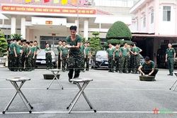 Bộ đội Kiểm soát Quân sự tranh tài trò chơi khéo léo
