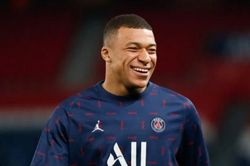 Chủ tịch PSG báo tin vui về Mbappe