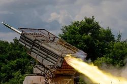 Nga phá hủy 3 xuồng không người lái của Kiev, thêm tàu chở hàng rời cảng Odessa