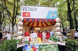 Độc đáo sản vật Việt Nam tại Lễ hội các Đại sứ quán 2023