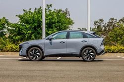 SUV công suất 367 mã lực, chạy 110km không cần đổ xăng, giá rẻ 'giật mình'