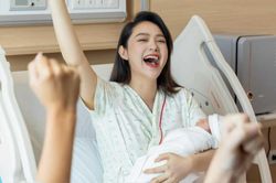 Minh Hằng khoe tài sản khủng của quý tử vừa chào đời