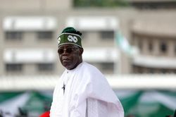Tổng thống Nigeria triệu hồi toàn bộ đại sứ