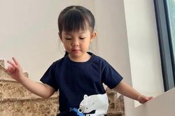 Loạt ảnh đáng yêu của con gái Cường Đô La - Đàm Thu Trang trong ngày nghỉ lễ