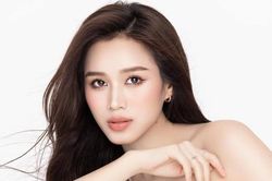 Thường xuyên diện đồ cắt xẻ táo bạo, Hoa hậu Đỗ Thị Hà có bí quyết gì để tránh sự cố?