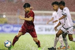 Trận 'thủy chiến' ở Thống Nhất, siêu phẩm Công Phượng và chiến thắng Thái Lan 4-0 của U23 Việt Nam