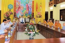 Phát huy vai trò 'cầu nối'