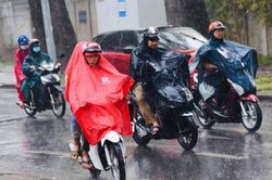 Thời tiết ngày 4/9: Hà Nội mưa rào và dông rải rác