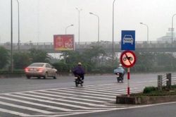 Xe máy vẫn đi vào cao tốc Đại lộ Thăng Long