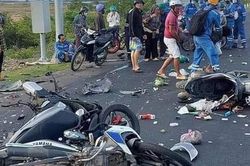 Các góc độ pháp lý vụ tài xế ô tô 16 tuổi tông hàng loạt người dừng đèn đỏ