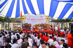 Xúc động lễ chào cờ đặc biệt tại ngôi trường chuyên biệt