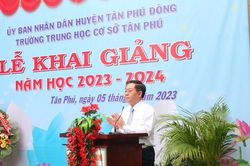 Trưởng Ban Tuyên giáo TW Nguyễn Trọng Nghĩa dự khai giảng tại Tiền Giang
