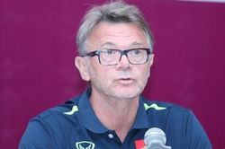 HLV Troussier muốn bóng đá trẻ Việt Nam vươn tầm châu lục