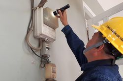 Bộ Công Thương giải thích việc giá điện 'gánh' cả khoản lỗ của EVN