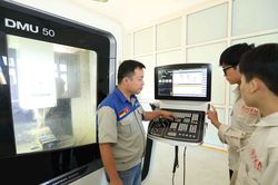 Bài 5: Hệ đào tạo 9+: 'Con đường' vừa học, vừa trải nghiệm thực tế