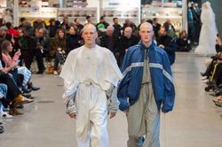 Liệu VETEMENTS có thể đánh cắp Spotlight một lần nữa?