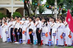 Bí thư Trung ương Đoàn dự khai giảng năm học mới tại Vĩnh Long