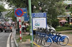Hà Nội: Xe đạp công cộng hút khách nhờ giá thuê phù hợp