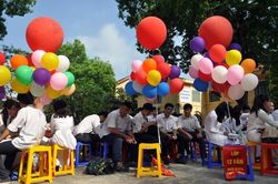 Vì sao bóng bay có thể gây bỏng?