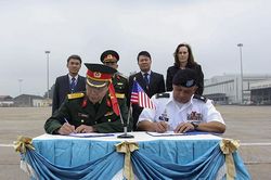 Những dấu ấn trong quan hệ đối tác toàn diện Việt Nam - Hoa Kỳ (1): Cùng chung nỗ lực hợp tác khắc phục hậu quả chiến tranh