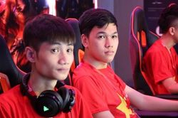 Chim Sẻ Đi Nắng và Hồng Anh đại chiến 12 tiếng tại Trung Quốc, người hâm mộ thổn thức gửi tâm thư