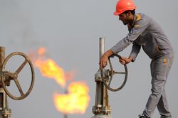 Giá xăng dầu hôm nay 6/9: Vượt ngưỡng 90 USD/thùng, Saudi Arabia gây bất ngờ lớn