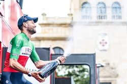 Filippo Ganna giành chiến thắng chặng 10 La Vuelta