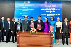 Mặt trận tỉnh Salavane (Lào) và Mặt trận TP Đà Nẵng ký biên bản hợp tác