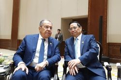 Thủ tướng Phạm Minh Chính gặp Bộ trưởng Ngoại giao LB Nga Sergei Lavrov