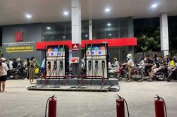 Quản lý thị trường Hà Nội vẫn 'im lặng' sau phản ánh nghi ngờ xăng kém chất lượng