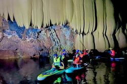 Phát hiện hang động tuyệt đẹp giữa rừng Trường Sơn ở Quảng Bình