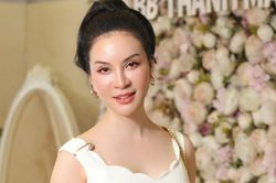 Vẻ đẹp ngọt ngào của MC Thanh Mai tuổi 49