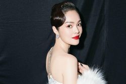 Dương Cẩm Lynh rạng rỡ sau biến cố?