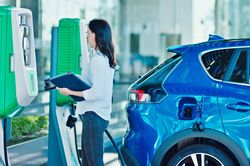 Bộ Tài chính 'lắc đầu' trước đề xuất trợ cấp 1.000 USD khi mua ô tô điện