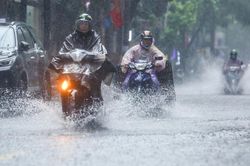 Sau nắng nóng, miền Bắc đón đợt mưa dông diện rộng