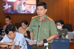 Vì sao người dân tạm trú ở TPHCM chưa thể đăng ký xe trên địa bàn?