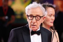 Phim thứ 50 của Woody Allen gây sốt tại Venice