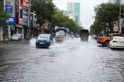 Cảnh báo mưa to gây ngập úng ở Trung Trung Bộ và Nam Bộ